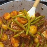 Italian-Style Green Beans and Potatoes in Tomato Sauce